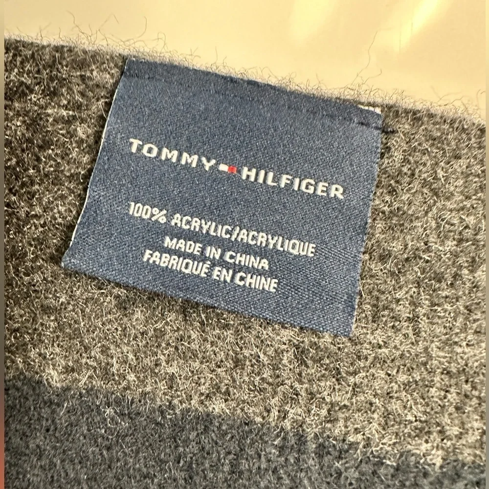Tommy Hilfiger mens fringe scarf, new with tags